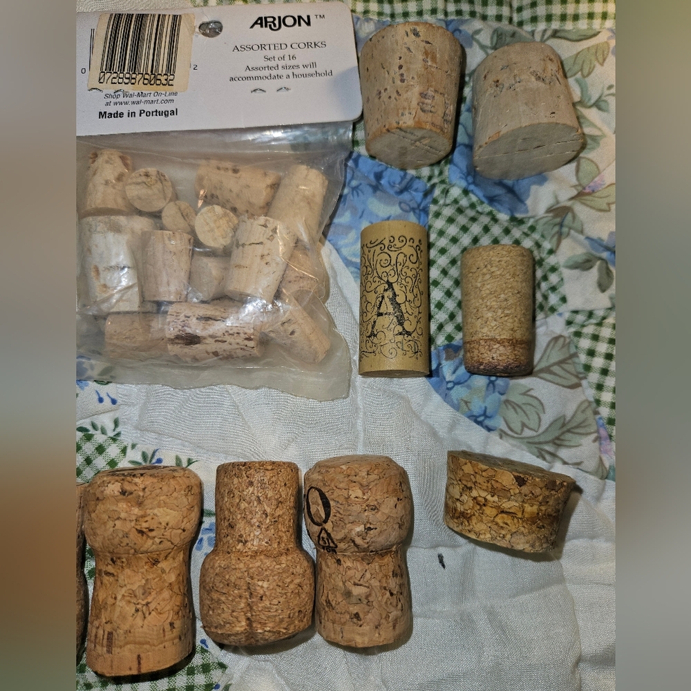 Assorted Corks - Picture 3 of 6